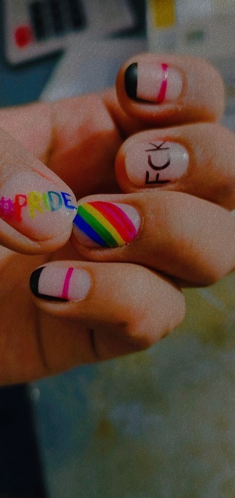 Diseño De Uñas De Gelish Pride