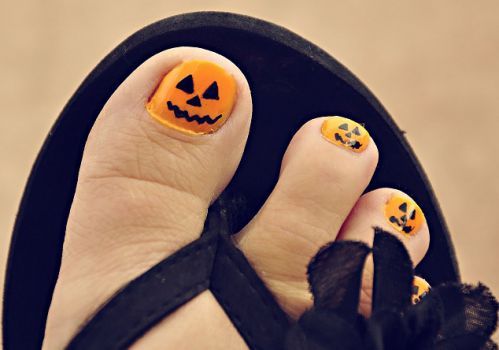 diseno-de-unas-de-hallowui-para-pies-3