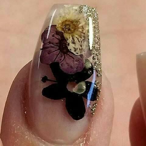 Diseño De Uñas De Mariposas Con Balines