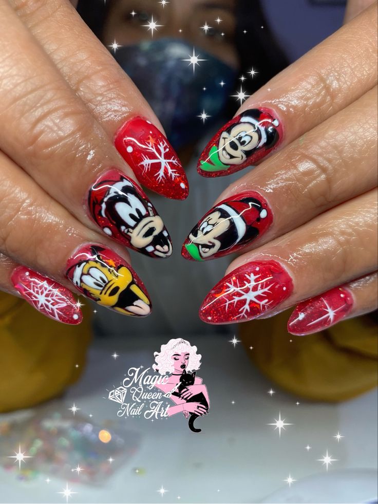 diseno-de-unas-de-mickey-mouse-de-navidad-5