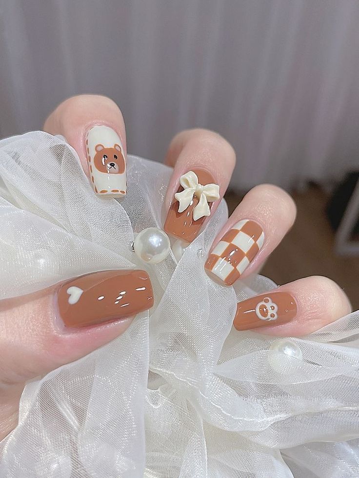 Diseño De Uñas De Oso Coreano