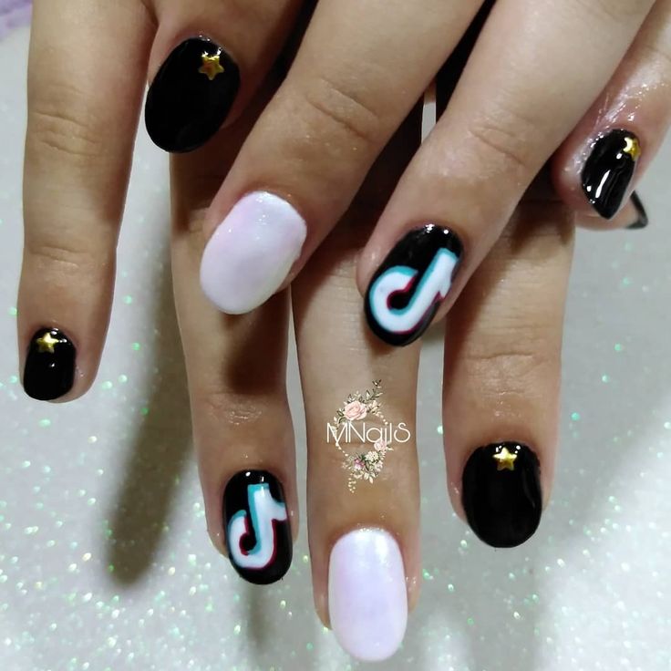 Diseño De Uñas De Tik Tok