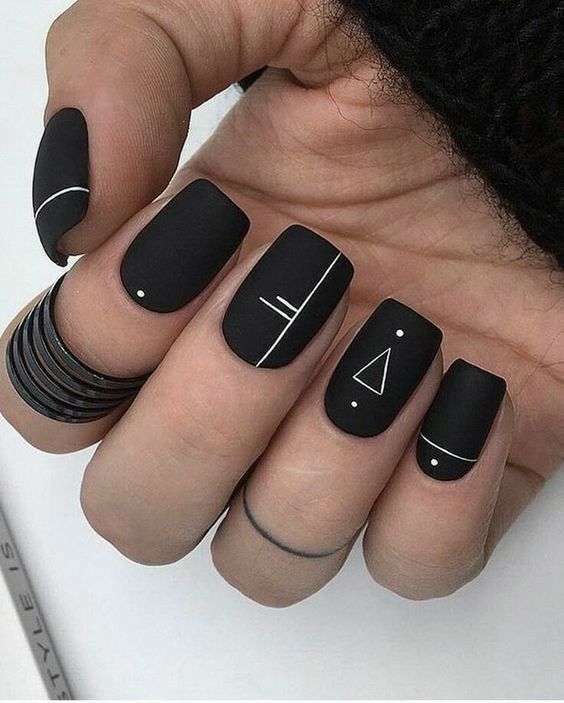 diseno-de-unas-decoradas-mate-negras-7