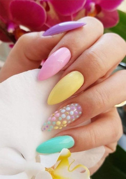 diseno-de-unas-en-amarillo-verde-y-rosa-2