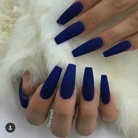 diseno-de-unas-en-azul-marino-p-xv-anos-4