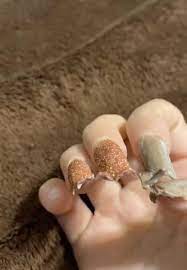 diseno-de-unas-en-color-ciruela-fantasy-nail-4