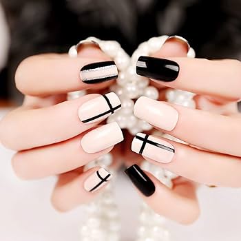 diseno-de-unas-en-color-negro-con-blanco-y-cruces-2