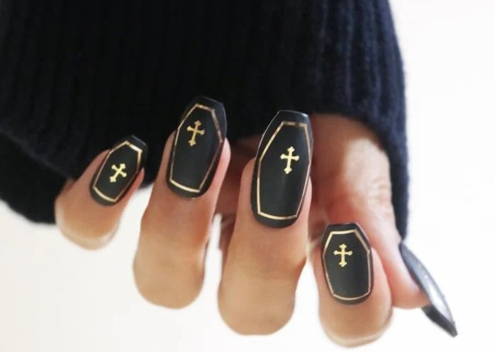 Diseño De Uñas en Forma De Ataud