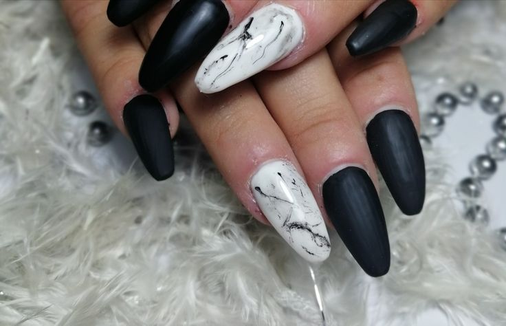 diseno-de-unas-en-marmol-negro-5