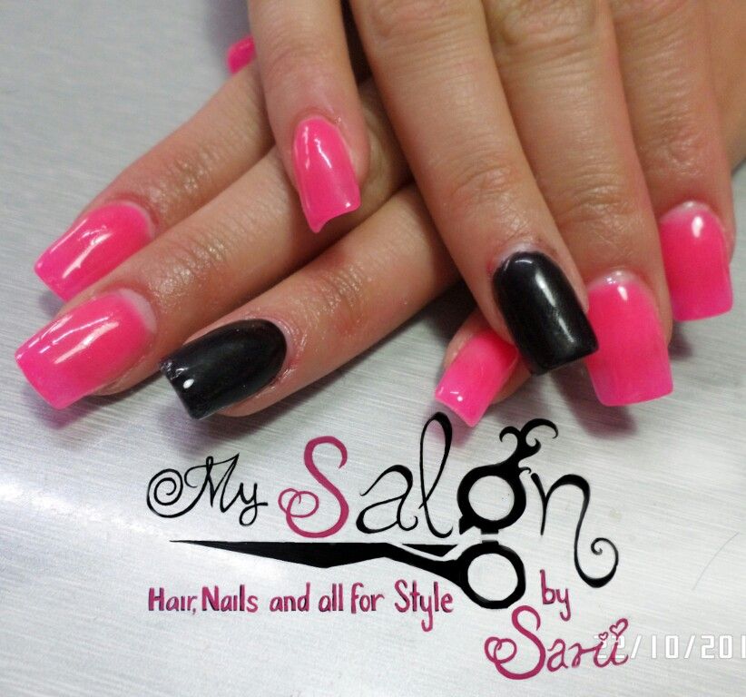 Diseño De Uñas en Negro Y Fushia
