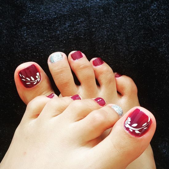 diseno-de-unas-en-pies-dos-tonos-3