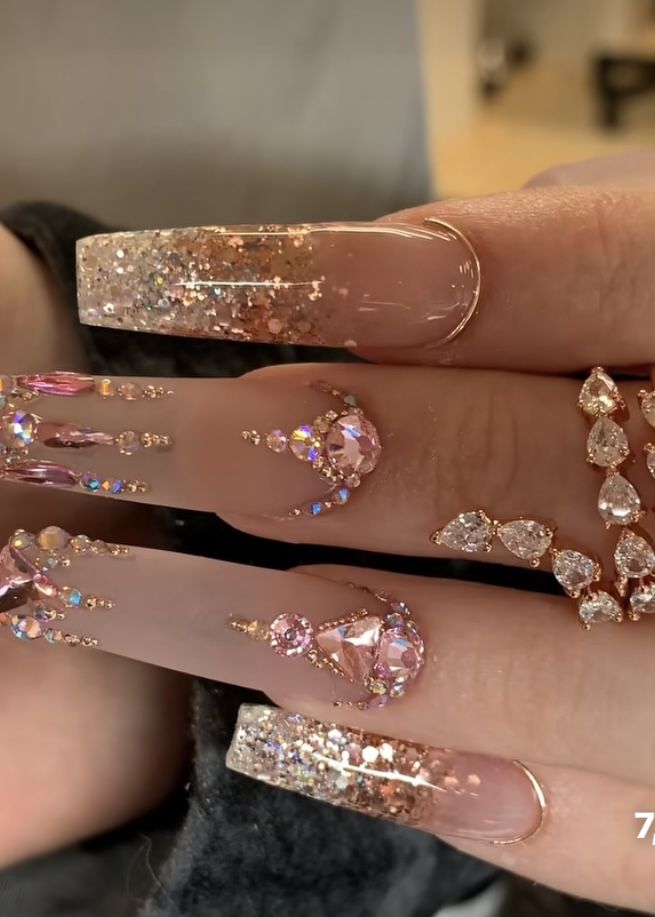 Diseño De Uñas en Rosa Claro Piedra 【IDEAS E IMÁGENES】