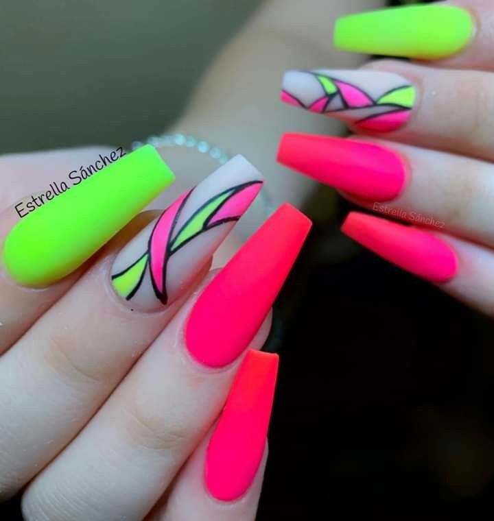diseno-de-unas-en-rosa-fosforescentes-4