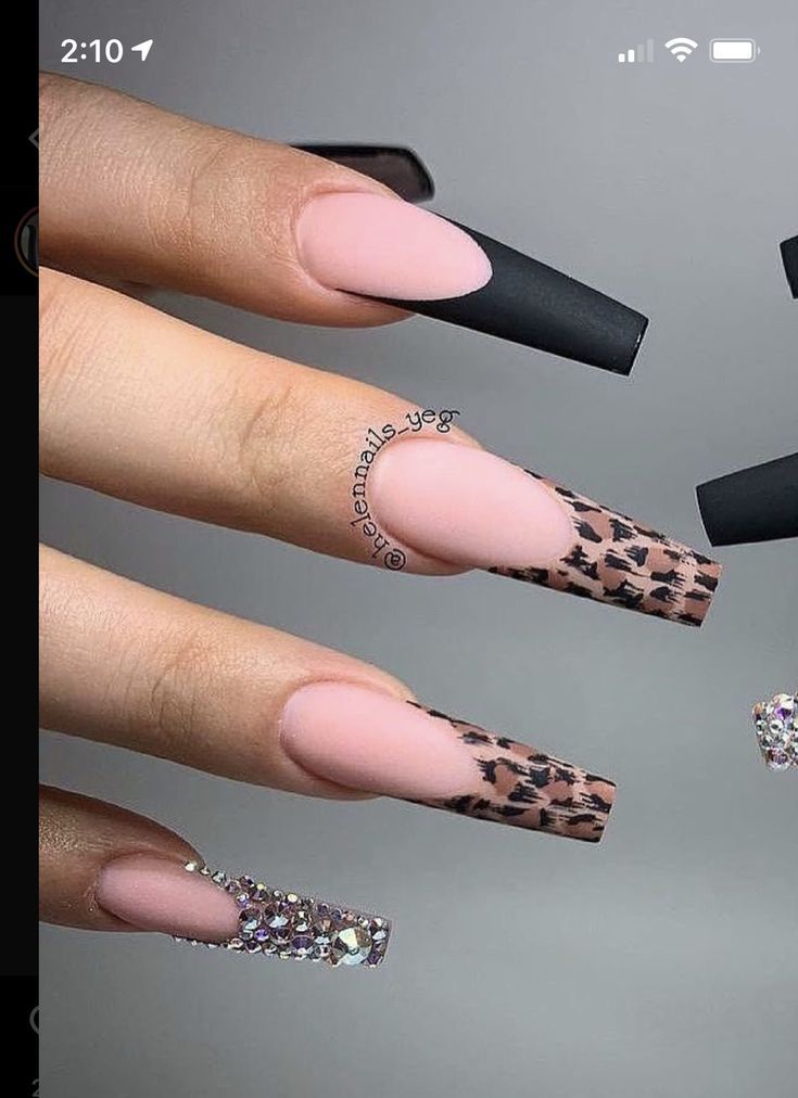 diseno-de-unas-en-rosa-fosforescentes-con-gris-7
