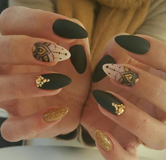Diseño De Uñas Estilo Hindu
