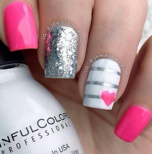 diseno-de-unas-fucsia-y-plateado-1