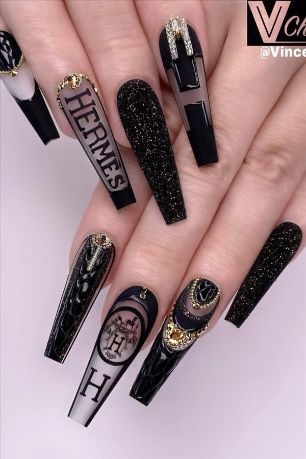 diseno-de-unas-gucci-con-negro-2