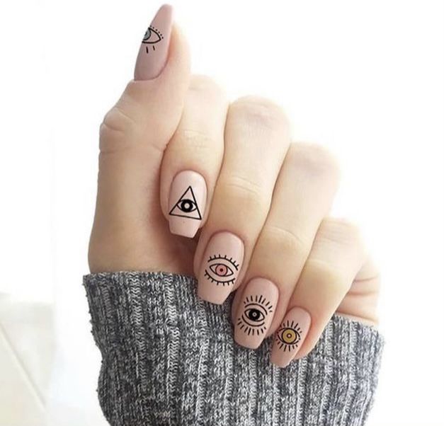 Diseño De Uñas Iluminati