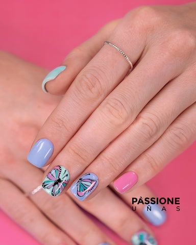 Diseño De Uñas Mano Alasada