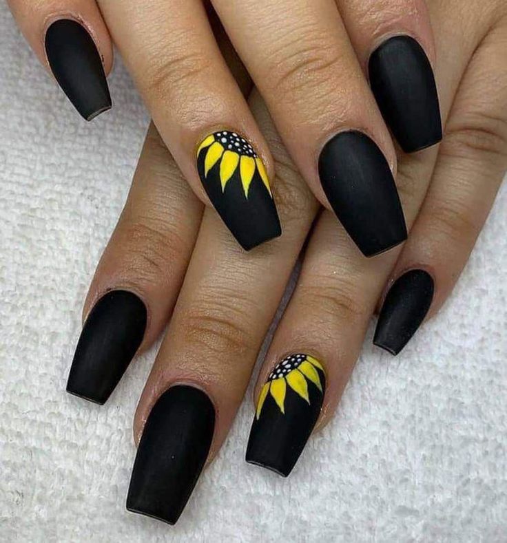 diseno-de-unas-negras-con-girasoles-2