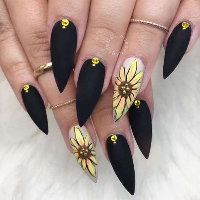 diseno-de-unas-negras-con-girasoles-6