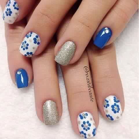 diseno-de-unas-nude-con-azul-y-plata-4