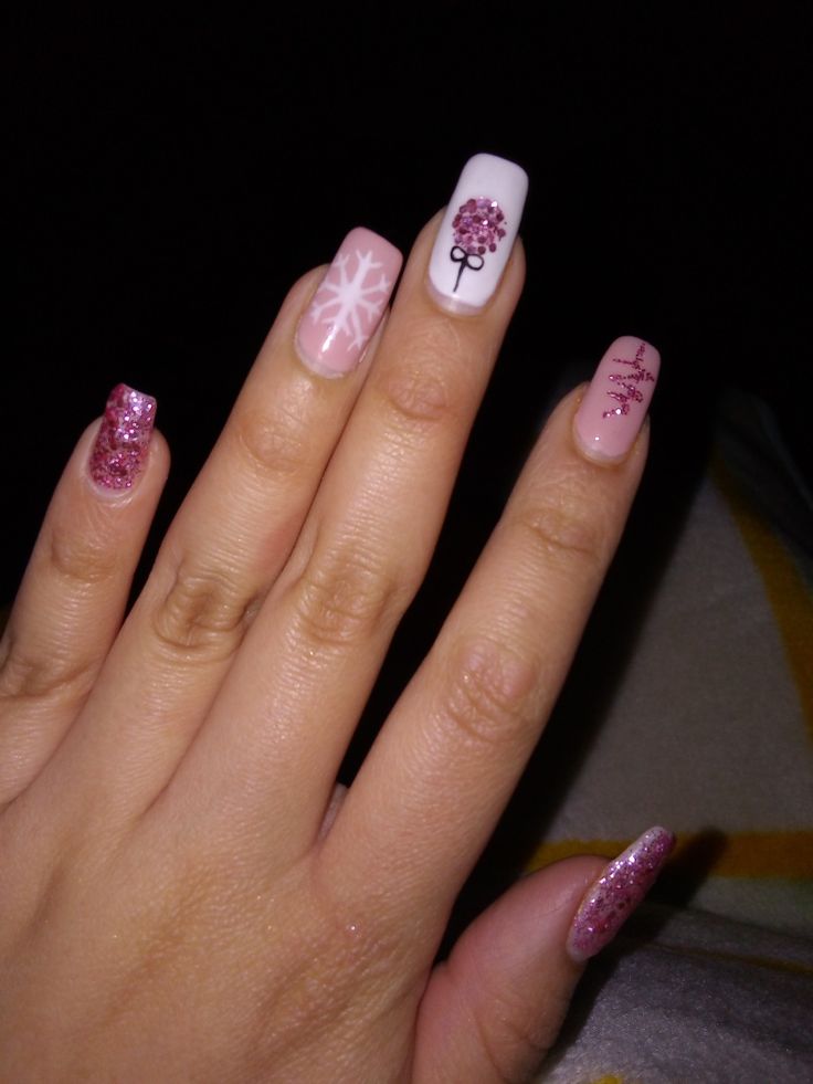 diseno-de-unas-olor-rosa-para-navidad-4