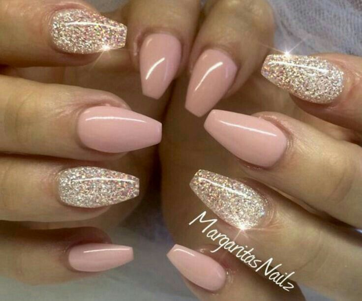 Diseño De Uñas Palo De Rosa Con Dorado