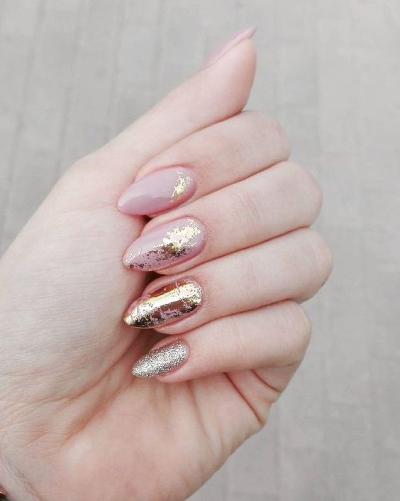 diseno-de-unas-palo-de-rosa-con-dorado-7