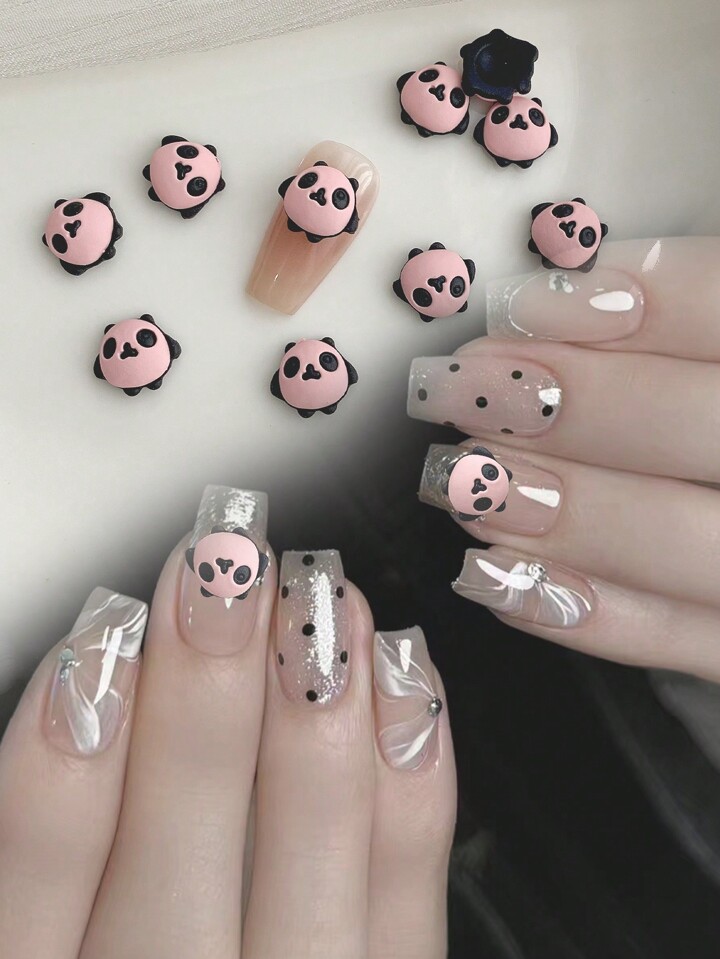 diseno-de-unas-panda-con-diamantes-2