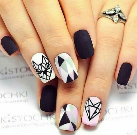 Diseño De Uñas Para Un Concierto