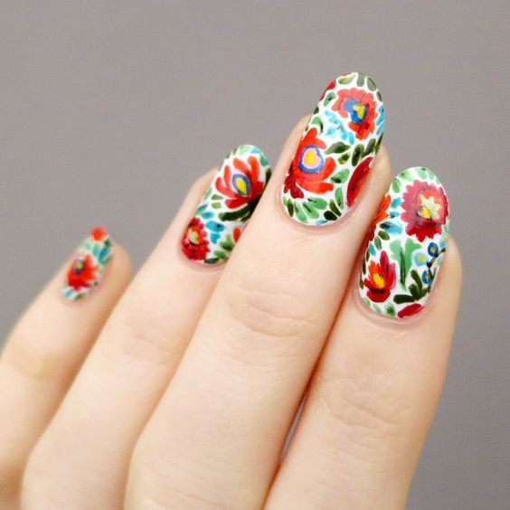 diseno-de-unas-para-unas-cortas-con-pintura-textil-4