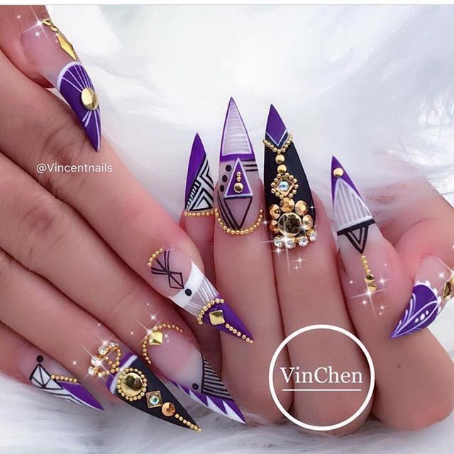 Diseño De Uñas Pintadas a Mano Con Estiker Y Piedritas