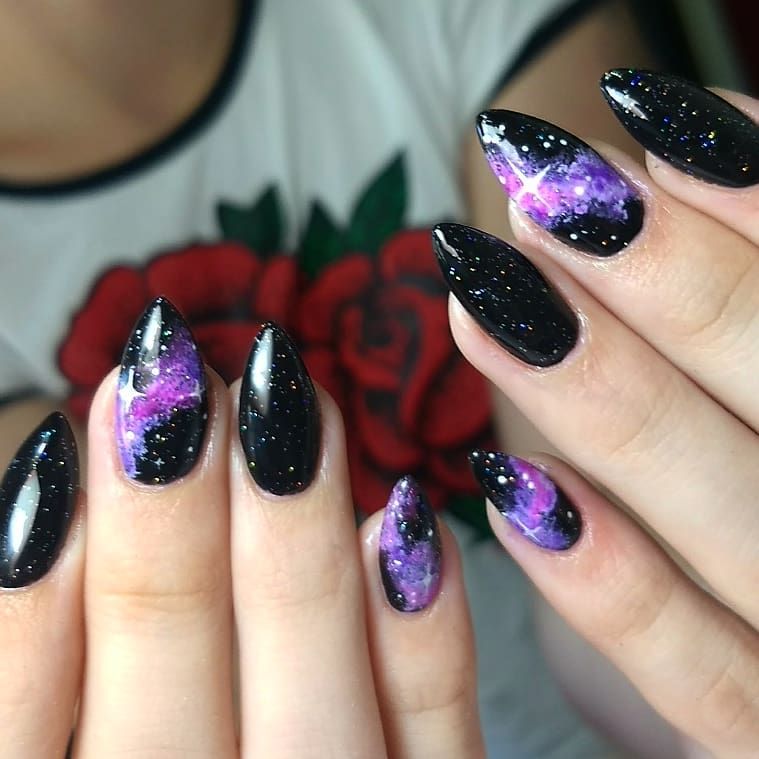 Diseño De Uñas Postizas Con Galaxya