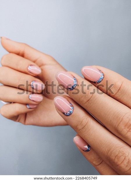 diseno-de-unas-rosa-con-cafe-caseras-6
