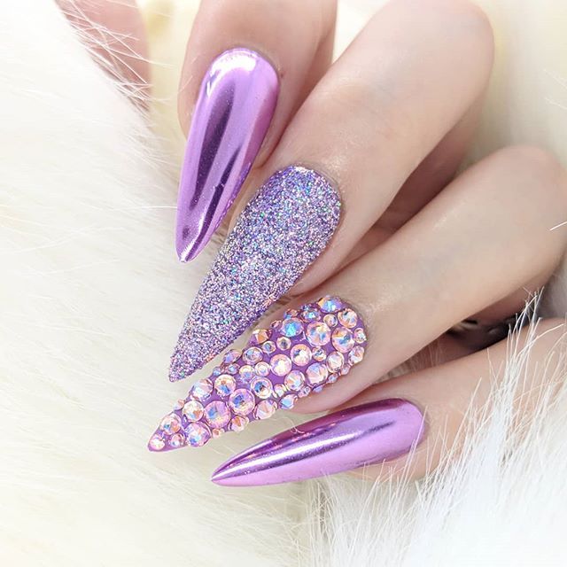 diseno-de-unas-stiletto-con-swarovski-7