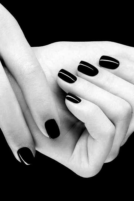 diseno-mona-negra-de-unas-2