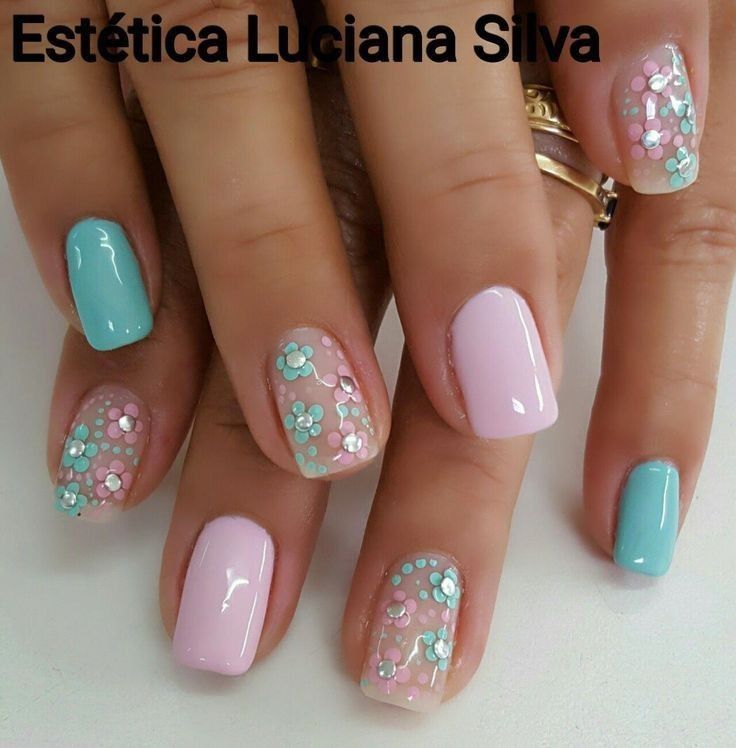 diseno-sencillo-de-unas-pintadas-colores-pasteles-2