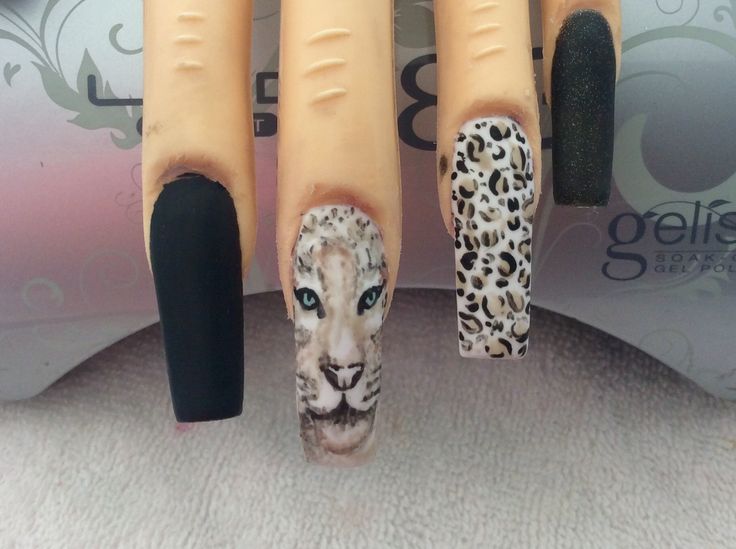 diseno-tigre-plateado-unas-de-acrilico-7