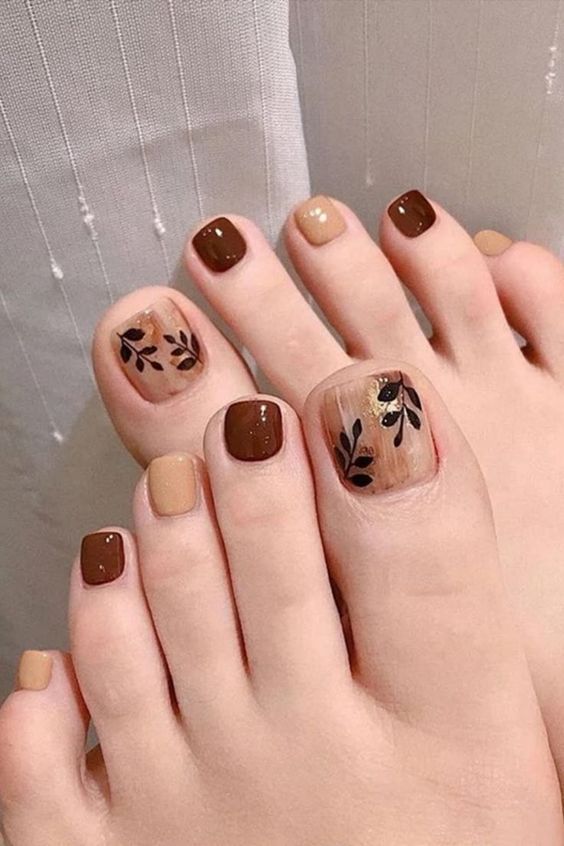 diseno-unas-para-pies-con-una-de-hongo-4