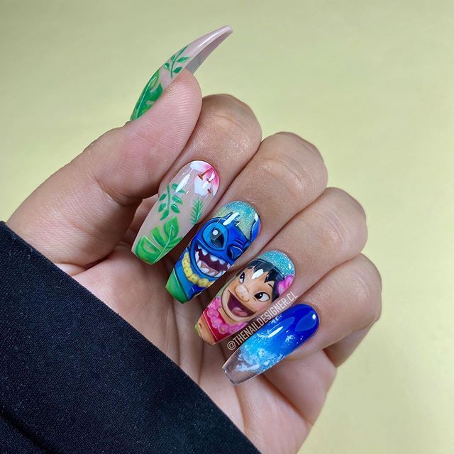 disenos-bonitos-de-unas-mano-alzada-3