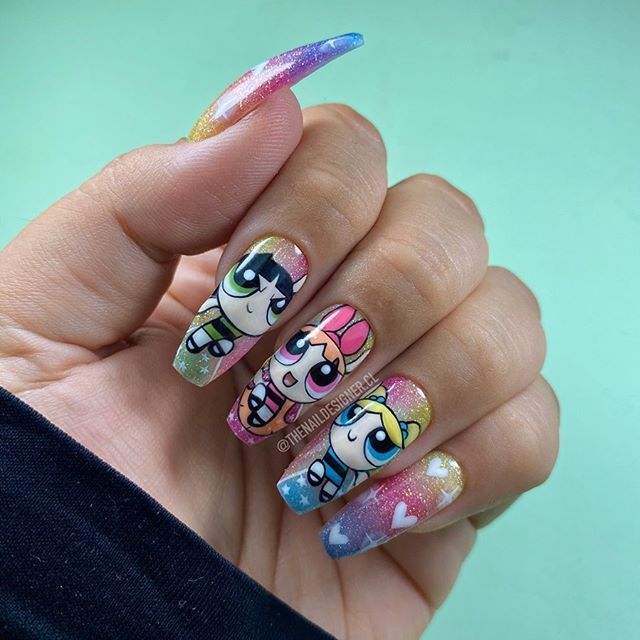 disenos-de-dibujos-mano-alzada-disney-para-unas-2