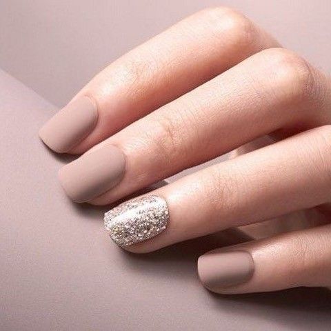 disenos-de-gelish-en-unas-cortas-color-nude-5
