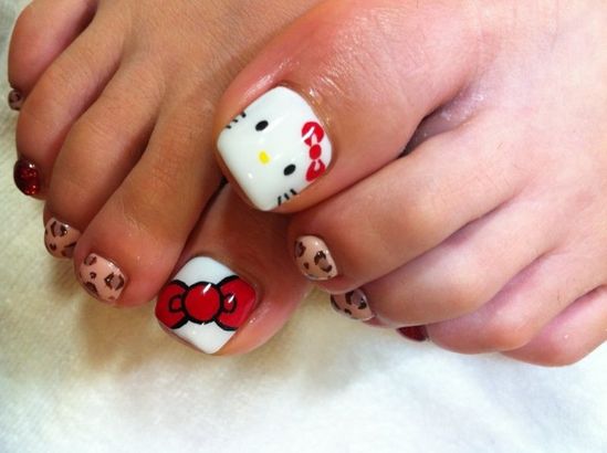 disenos-de-hello-kitty-para-unas-delos-pies-6