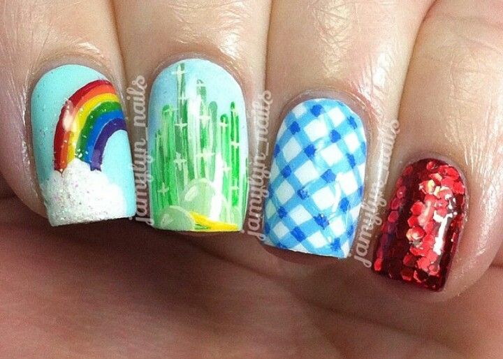 Diseños De Mago en Uñas