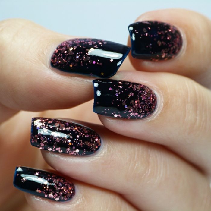 disenos-de-unas-acrilicas-con-glitter-negro-3