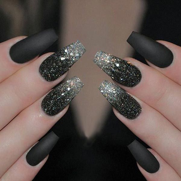 disenos-de-unas-acrilicas-con-glitter-negro-4