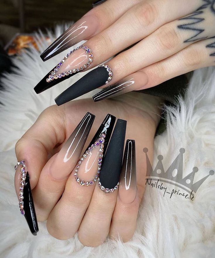 disenos-de-unas-acrilicas-con-glitter-negro-7