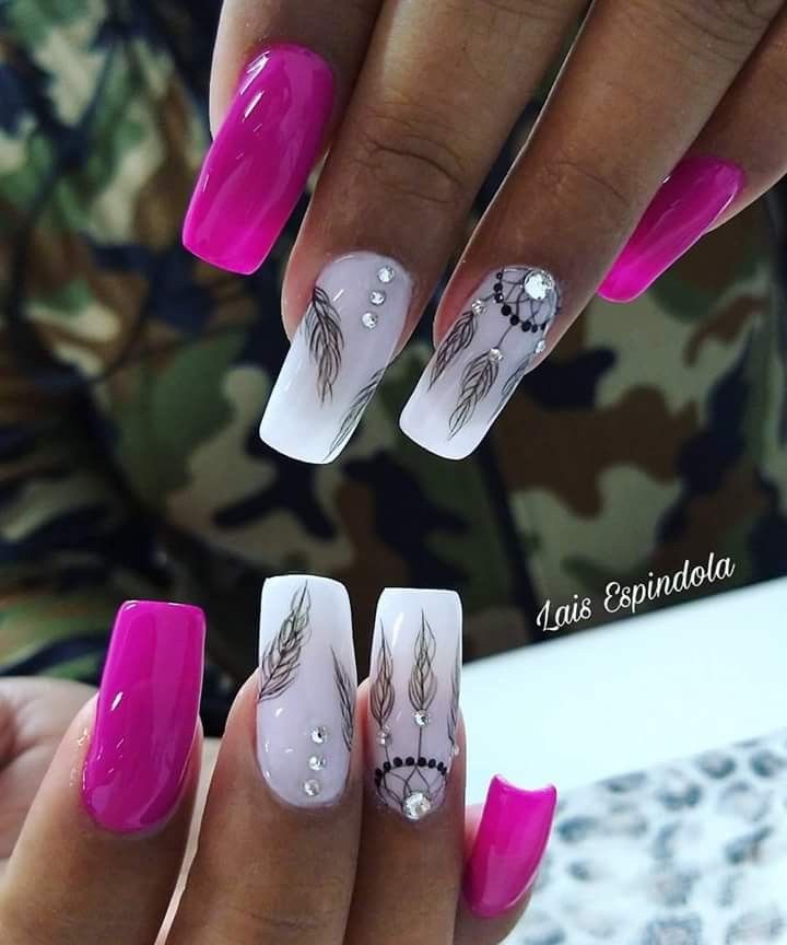 disenos-de-unas-acrilicas-con-plumas-5