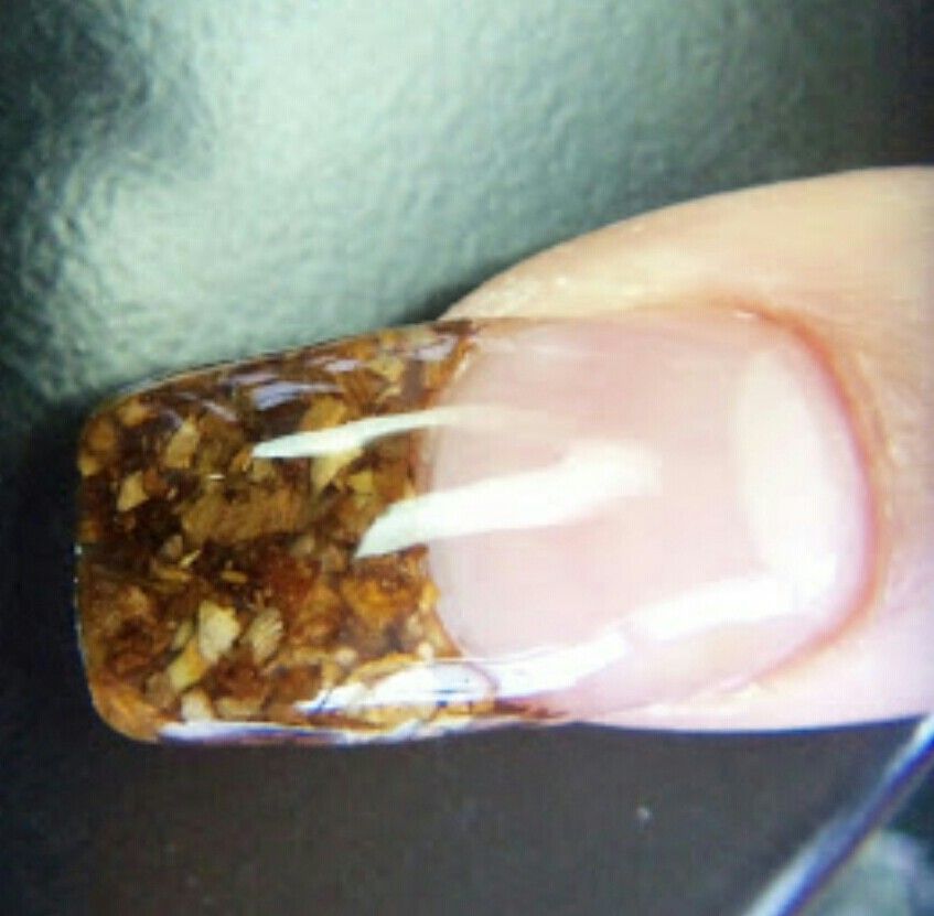 disenos-de-unas-acrilicas-con-tabaco-2